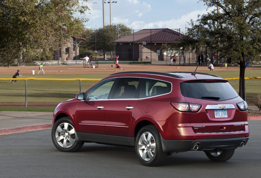 Chevrolet Debuts Refreshed 2013 Traverse Crossover : Automotive Addicts