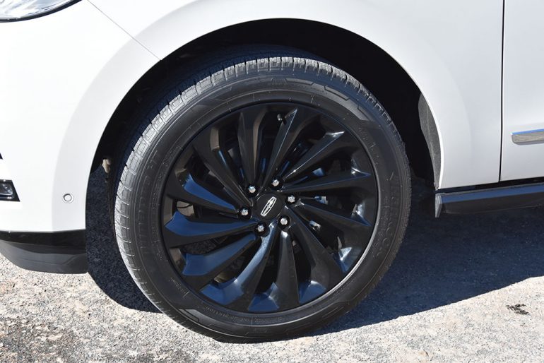 2020 lincoln navigator wheels