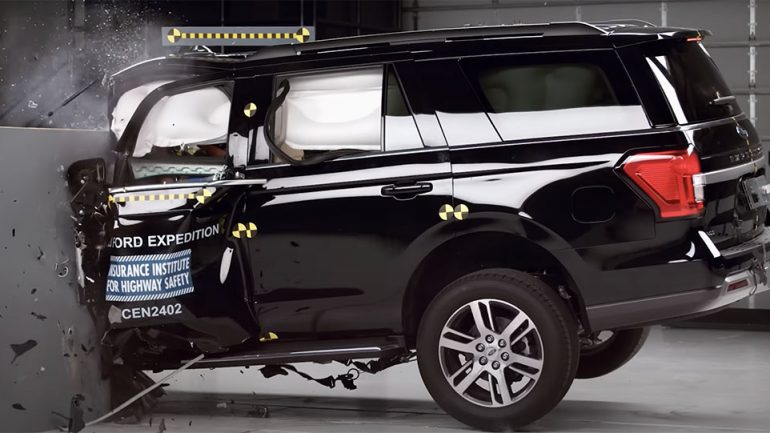 Some Large SUVs Surprisingly Struggle in IIHS Crash Tests